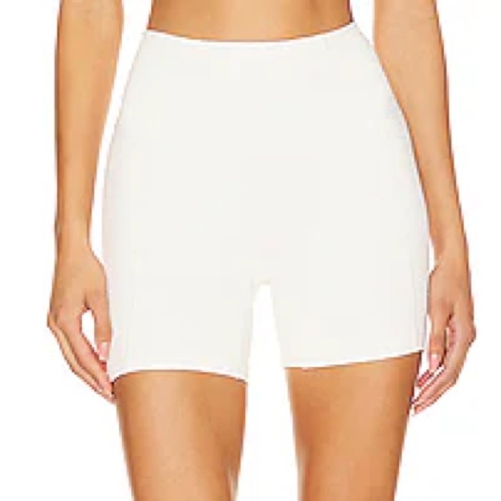 NWT GiGi C Mila Snakeskin Bike Shorts in Ivory Sz L